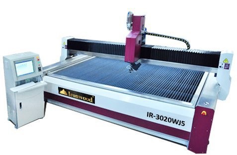 máy cắt tia nước