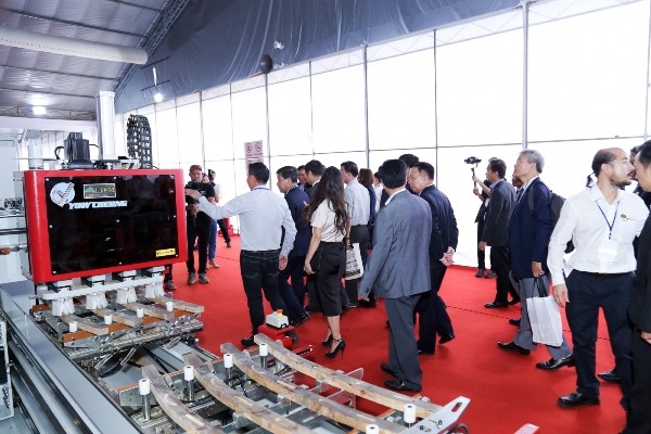 máy dán cạnh công ty đại phúc vinh