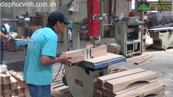 máy cưa lọng bánh đà