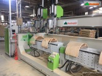 Tối Ưu Hóa Sản Xuất Tựa Ghế: Máy CNC Router 4D 2 Trục Với Bàn Kép 5678