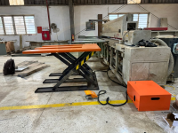 Bàn Nâng Gỗ Thủy Lực Thiết Kế Chữ E (1.5 Tấn) - Giải Pháp Xếp Dỡ Hiệu Quả 5005