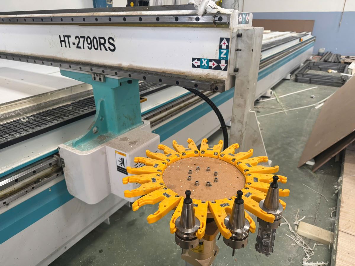 Máy phay CNC router thay dao tự động bàn lớn kết hợp trục cưa xoay đa hướng HT-2790RS 97687 9335